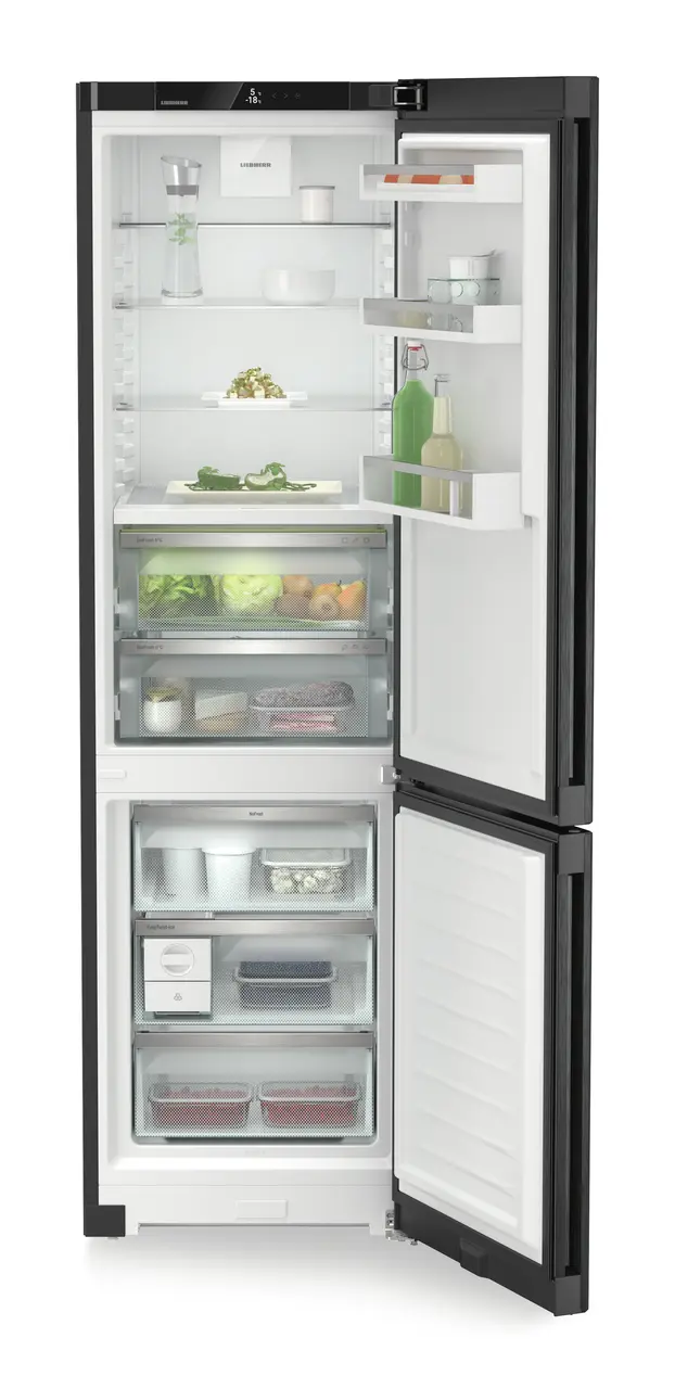 CBNbda 572i Plus BioFresh NoFrost Fridge-freezer with BioFresh and